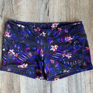 Fleo size 8 short